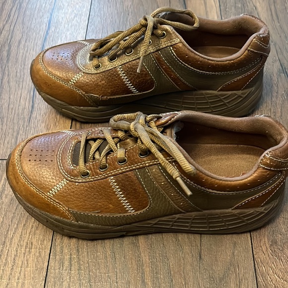 Xelero Athena woman’s tennis shoe 8.5 brown - Picture 4 of 9